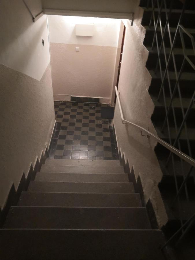 Economy Flat 18 Minutes From Vaclavske Namesti Praag Buitenkant foto