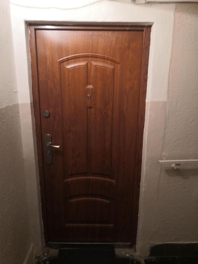 Economy Flat 18 Minutes From Vaclavske Namesti Praag Buitenkant foto